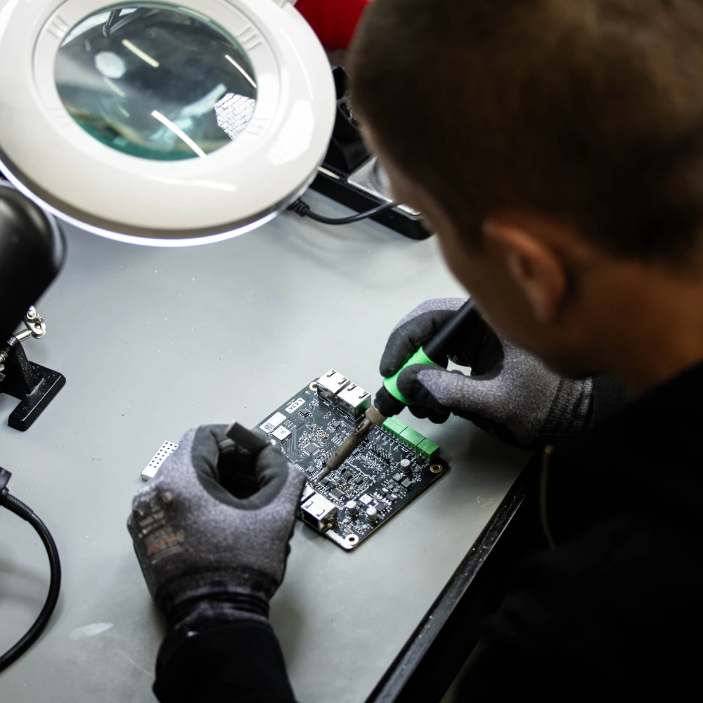 Eigenentwickelte Elektronik LABA7 Eigenentwickelte Elektronik LABA7