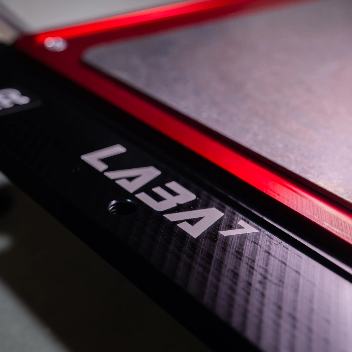 LABA7 racing scales include sliders